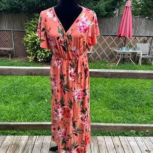 Floral Maternity dress in great condition